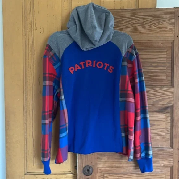 New England Patriots upcycled sweatshirt - Picture 5 of 6